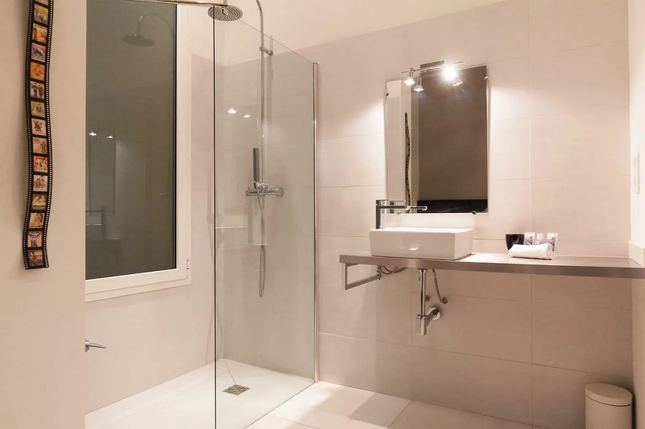 Apartment Charlie Chaplin 2 Pieces 3 Etoiles Calme Plein Centre De Cannes, 5Mn Des Plages Et Palais